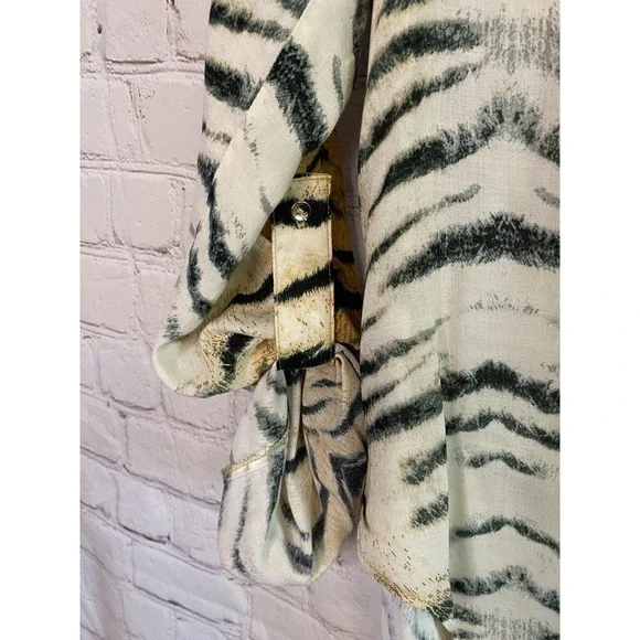 Animal Print Tie Front Blouse Roll Tab Sleeves Woman Size S‎ - Picture 7 of 9